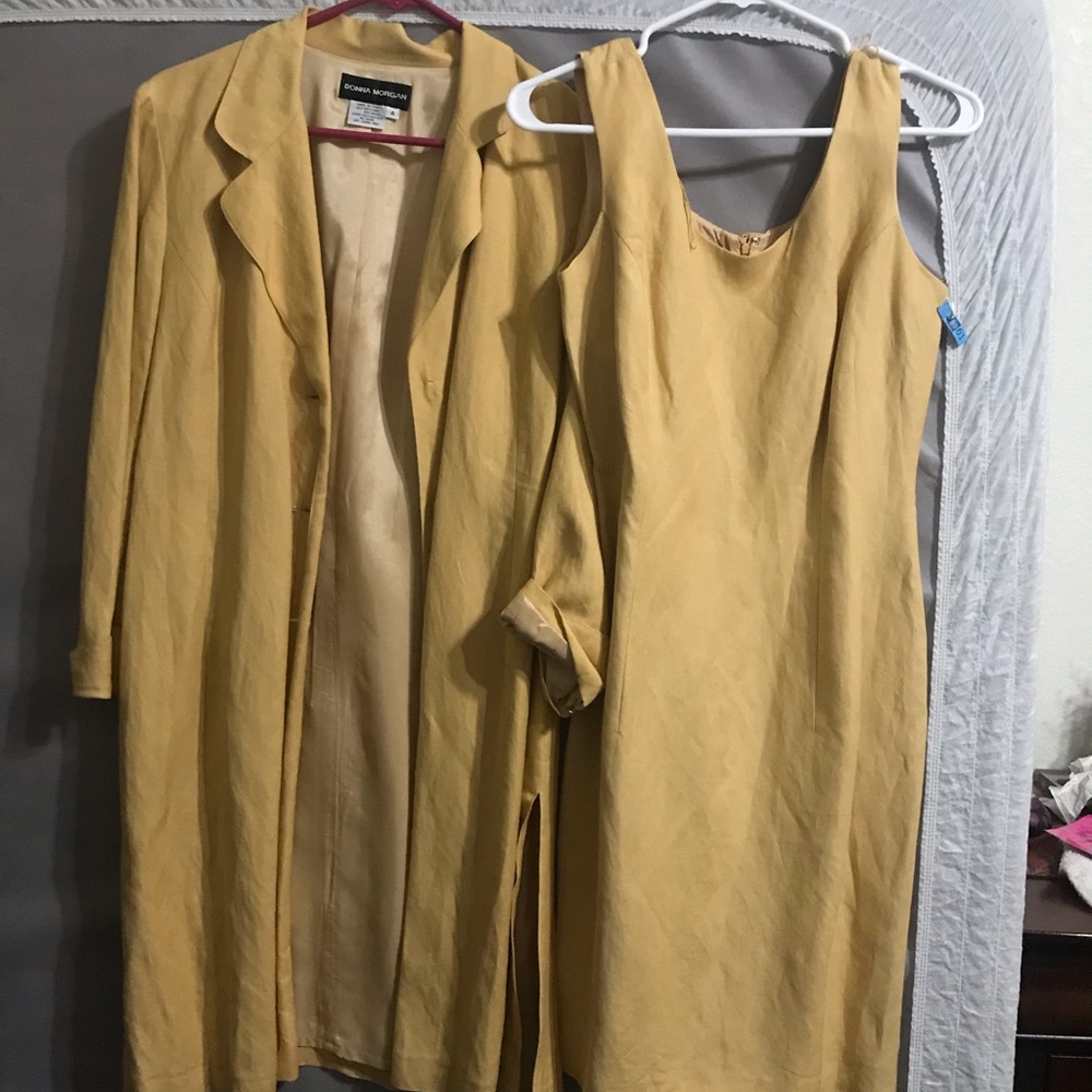 Dona Morgan mustard color dress